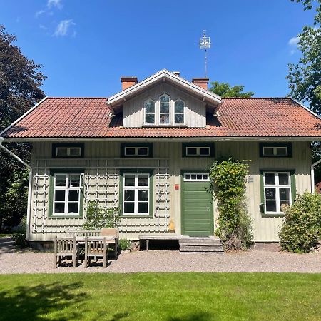 Aeppelgarden Acomodação com café da manhã Mariestad Exterior foto