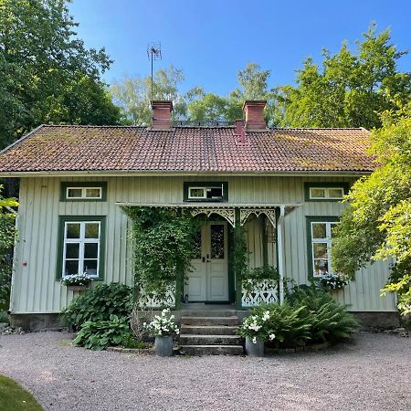 Aeppelgarden Acomodação com café da manhã Mariestad Exterior foto